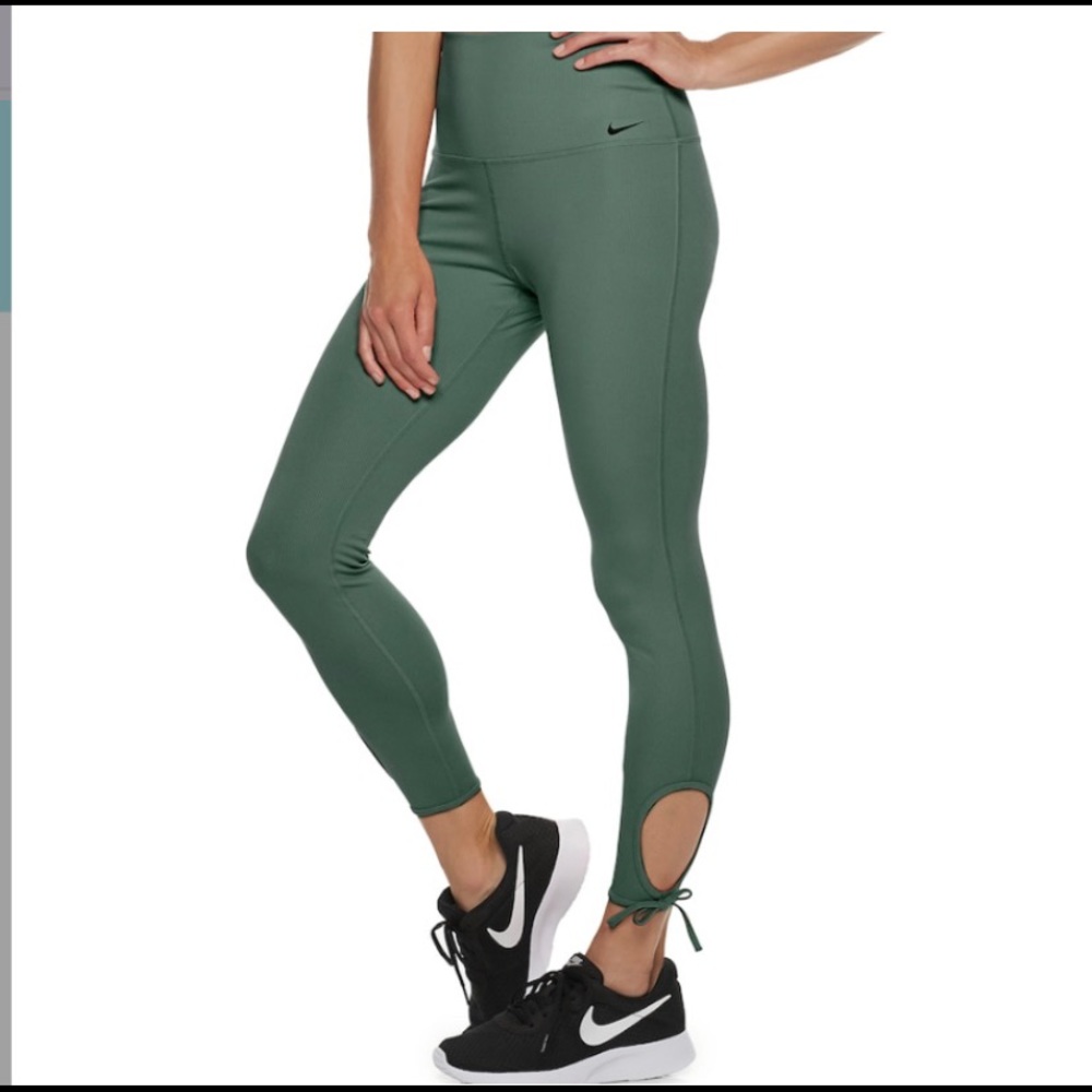 Nike 7/8 Length Leggings